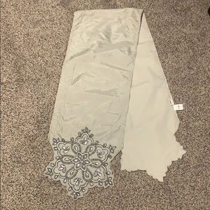 Snow flake table runner